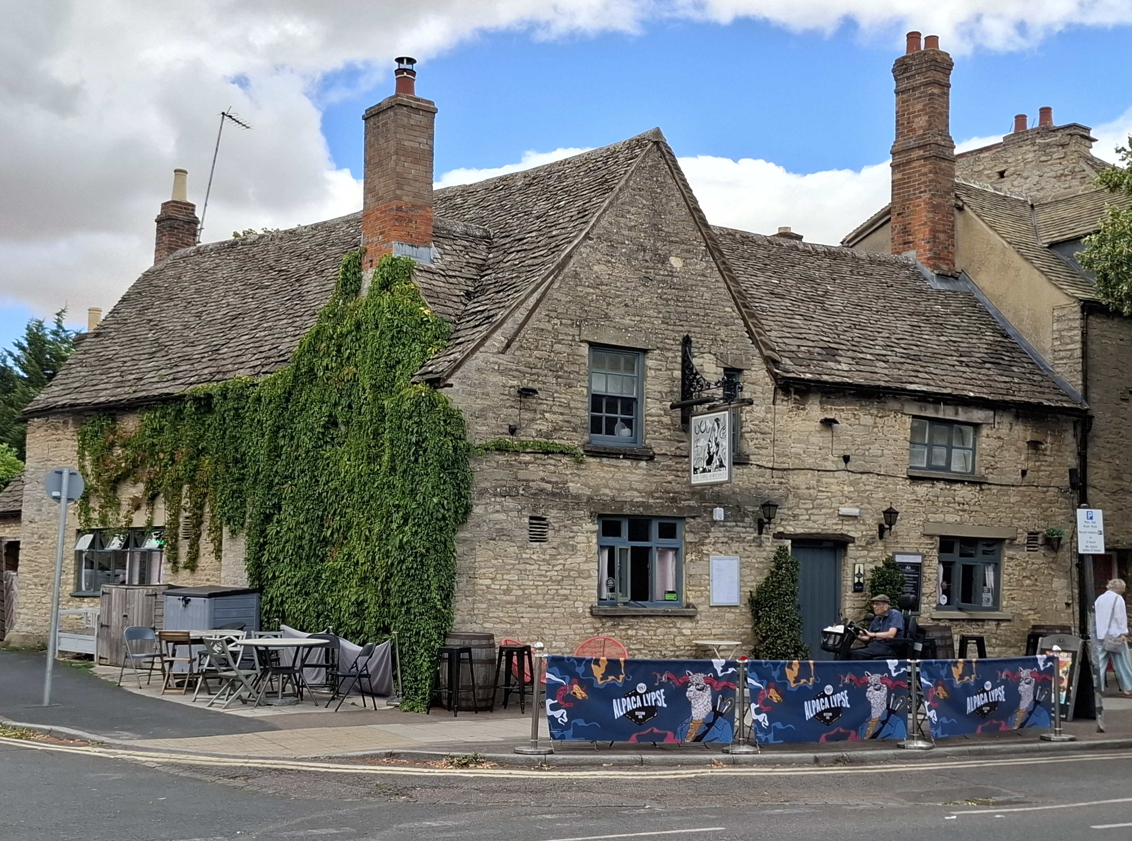 Three Horseshoes